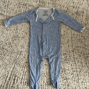 Magnetic Me 6-9 mo like new modal sleeper